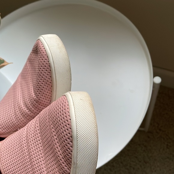 Vince Blair rose blush perforated slip on sneakers.Sz 10 - Picture 7 of 13